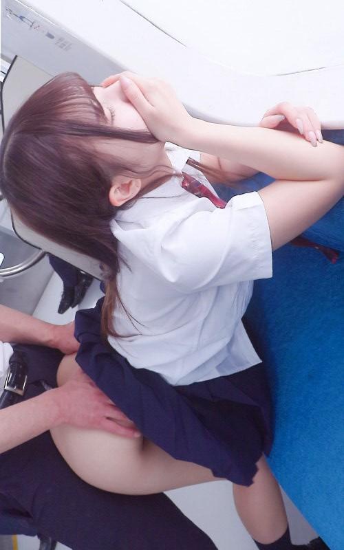 女子高生姿の逢沢みゆちゃんと、バックでセックス。
