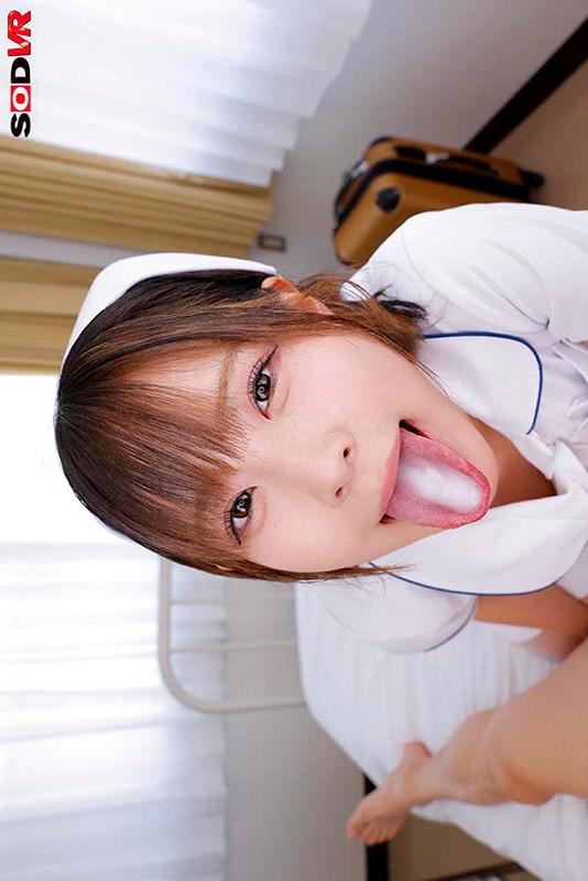 ナース服姿の沙月恵奈ちゃん。口の中に射精。