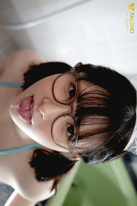 セクシーメイド姿の浅野心愛ちゃん。口の中に射精。