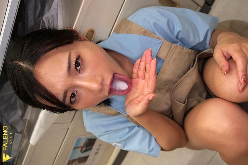 コンビニ店員姿の三葉ちはるちゃん。口の中に射精。