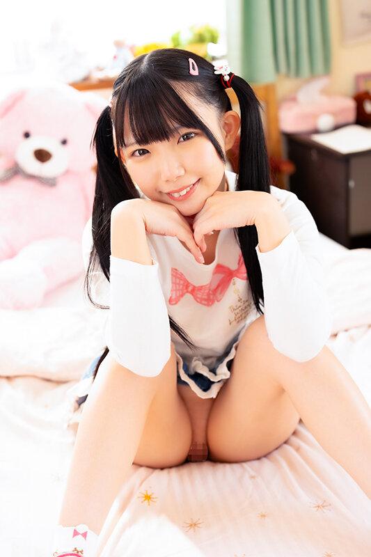 パンティーを見せてくれる、私服姿の南日菜乃ちゃん。