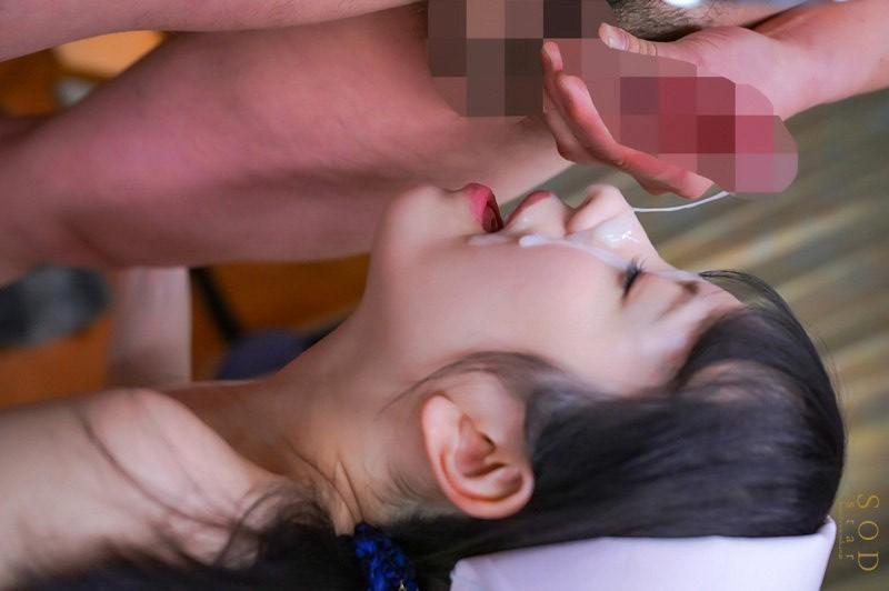 ナース服姿の小湊よつ葉ちゃん。かわいい顔に射精。