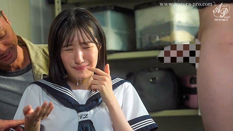 学生服姿の青葉はるちゃん。口の中に射精。