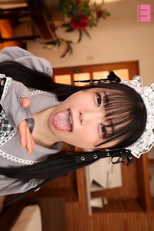 メイド服姿の奥井千晴ちゃん。口の中に射精。