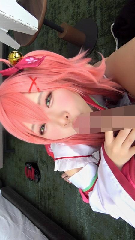 フェラしてくれる、コスプレ姿の沙月恵奈ちゃん。