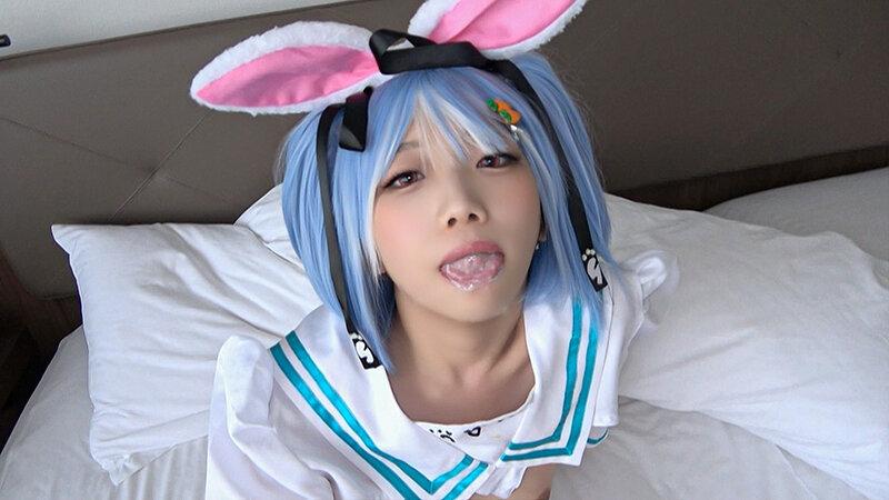 コスプレ姿の漆ななちゃん。口の中に射精。