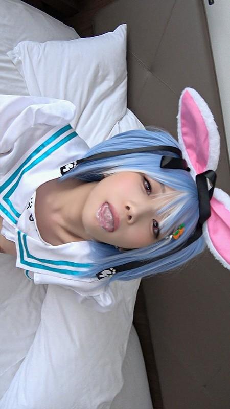 コスプレ姿の漆ななちゃん。口の中に射精。