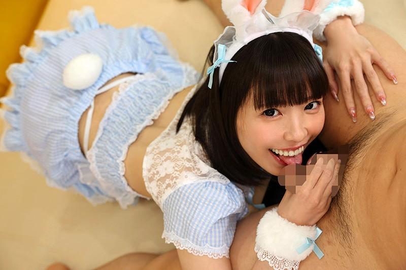 フェラしてくれる、バニーガール姿の雫月心桜ちゃん。