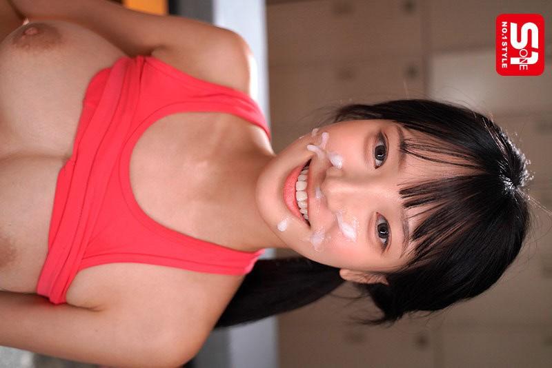 陸上ユニフォーム姿の榊原萌ちゃん。かわいい顔に射精。