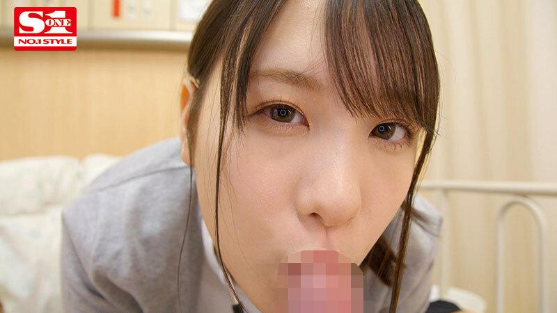 フェラしてくれる、ナース服姿の村上悠華ちゃん。