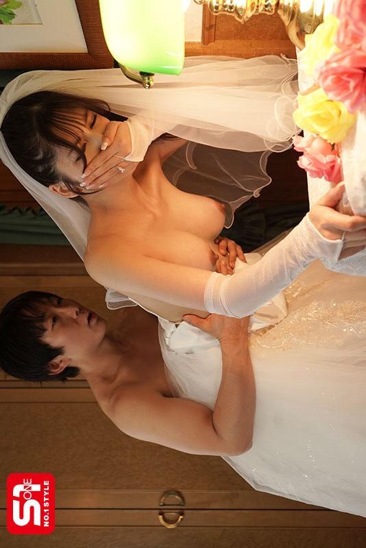 ウェディングドレス姿の七ツ森りりちゃんと、バックでセックス。