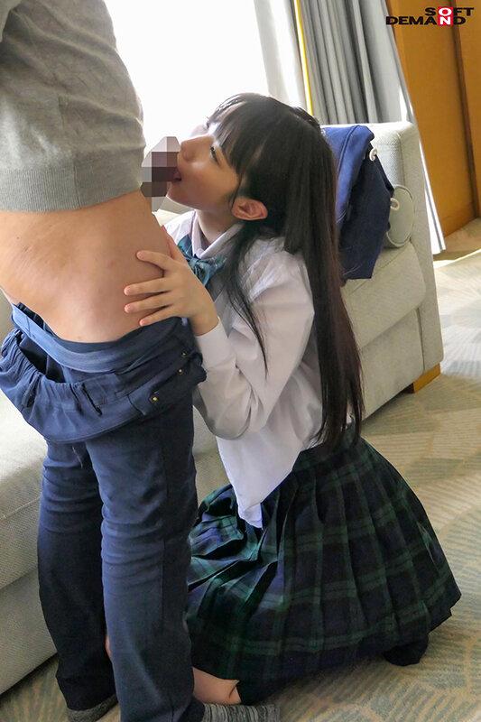 フェラしてくれる、学生服姿の希咲那奈ちゃん。