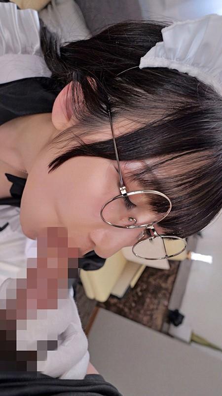 フェラしてくれる、メイド服姿の雪代美鳳ちゃん。